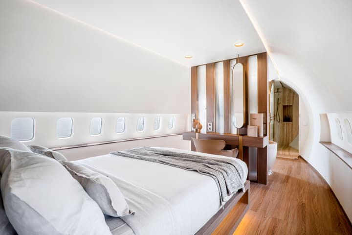 Private Jet Villa