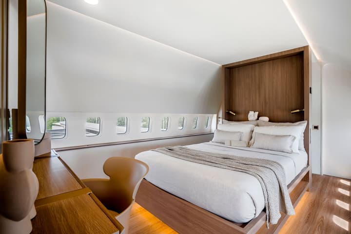 Private Jet Villa