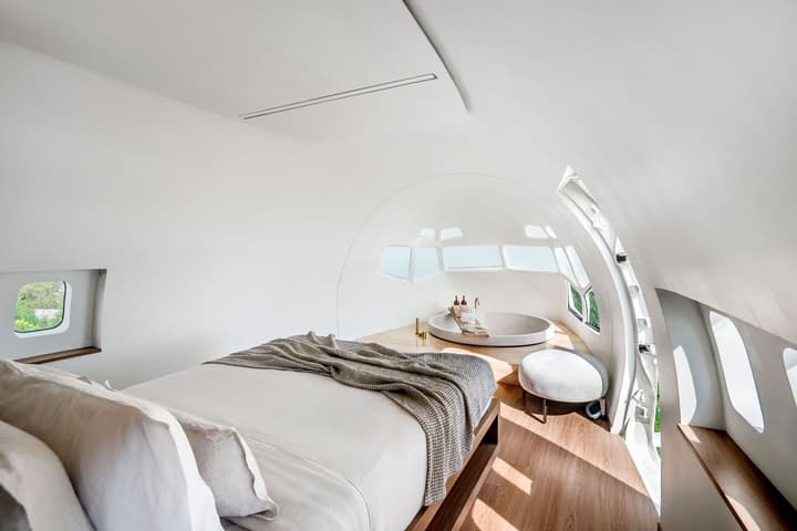 Private Jet Villa