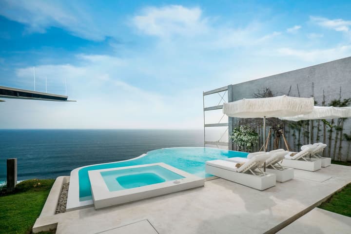 Private Jet Villa