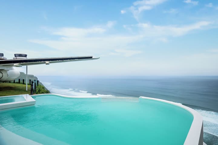 Private Jet Villa
