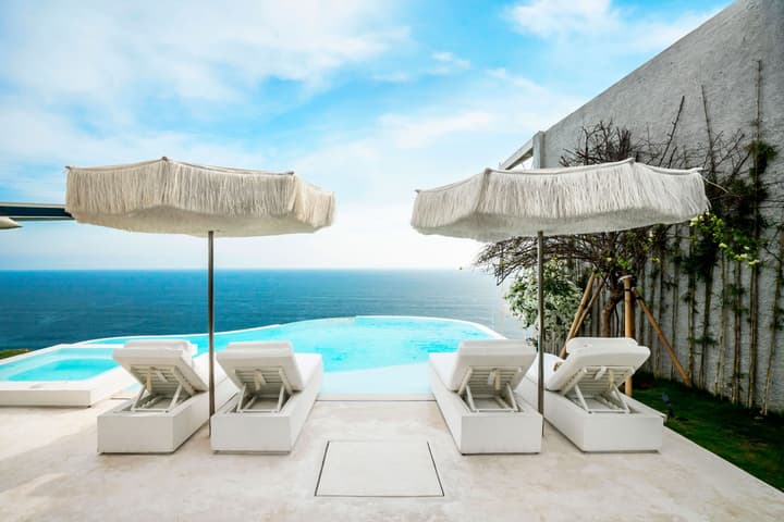 Private Jet Villa