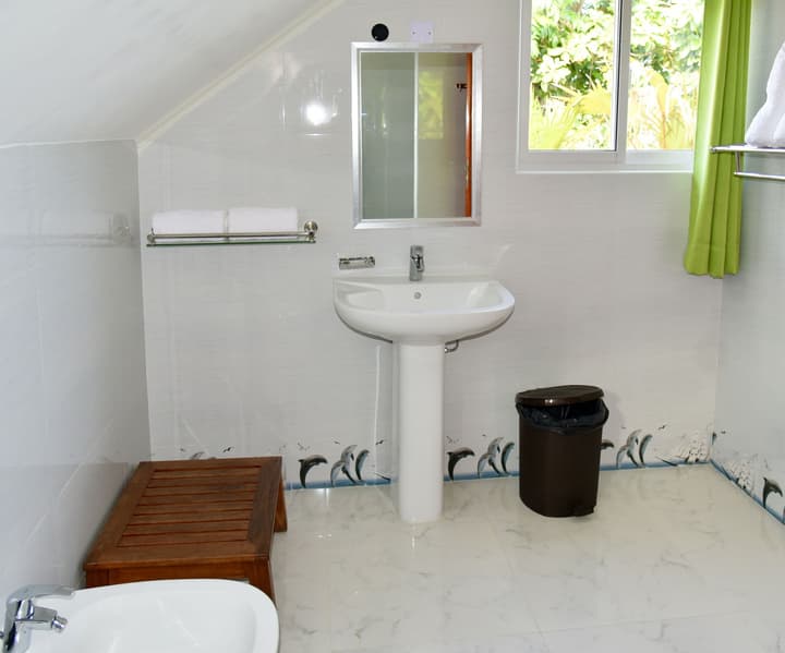 Sea Splash & La Petite Maison