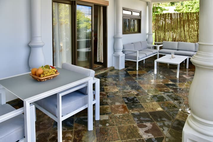 Sea Splash & La Petite Maison