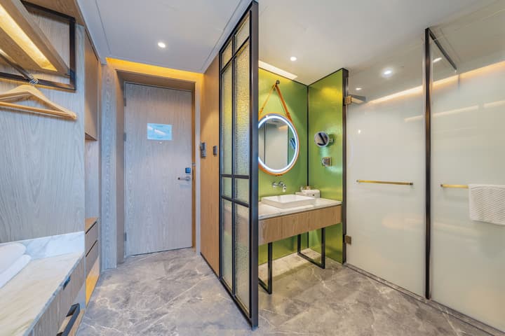 Holiday Inn Zhuhai City Center by IHG