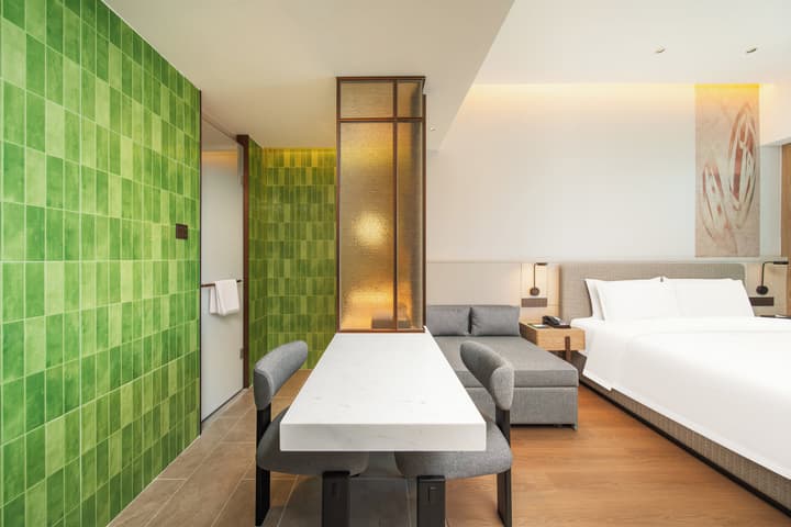 Holiday Inn Zhuhai City Center by IHG