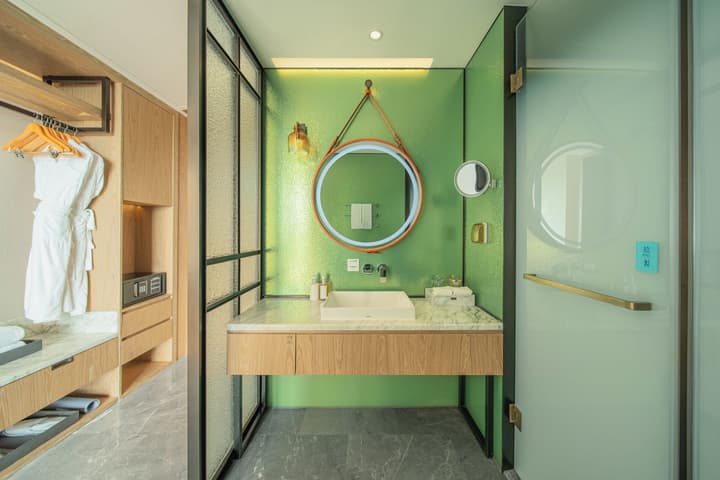 Holiday Inn Zhuhai City Center by IHG