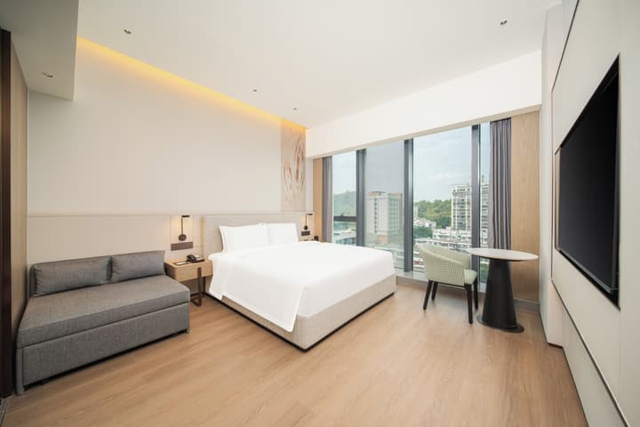 Holiday Inn Zhuhai City Center by IHG