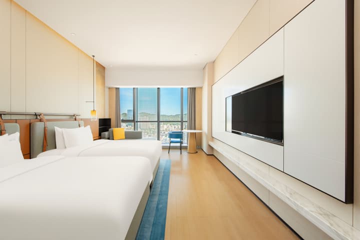 Holiday Inn Zhuhai City Center by IHG