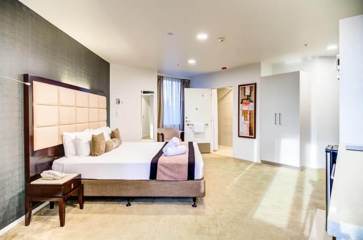 VR Queen Street - Hotel & Suites