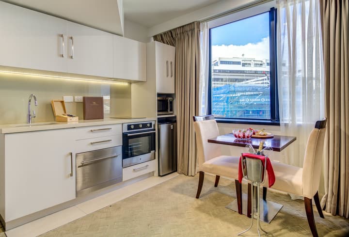 VR Queen Street - Hotel & Suites