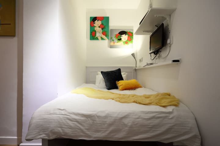 Apple Inn (Causeway Bay)