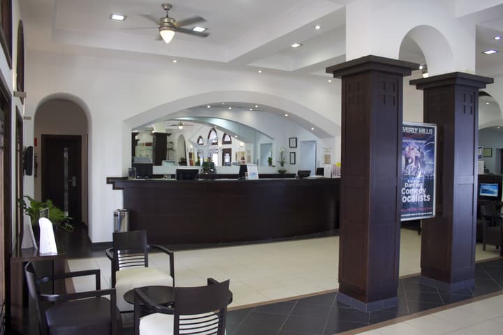 Ona Beverly Hills Suites