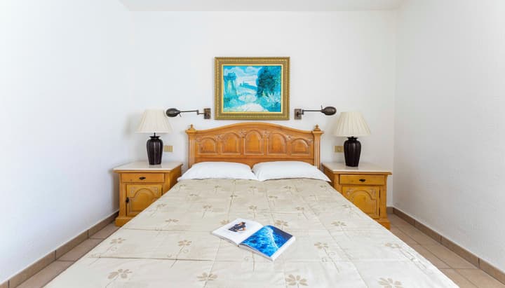 Ona Beverly Hills Suites