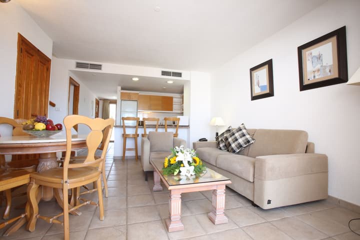Ona Beverly Hills Suites