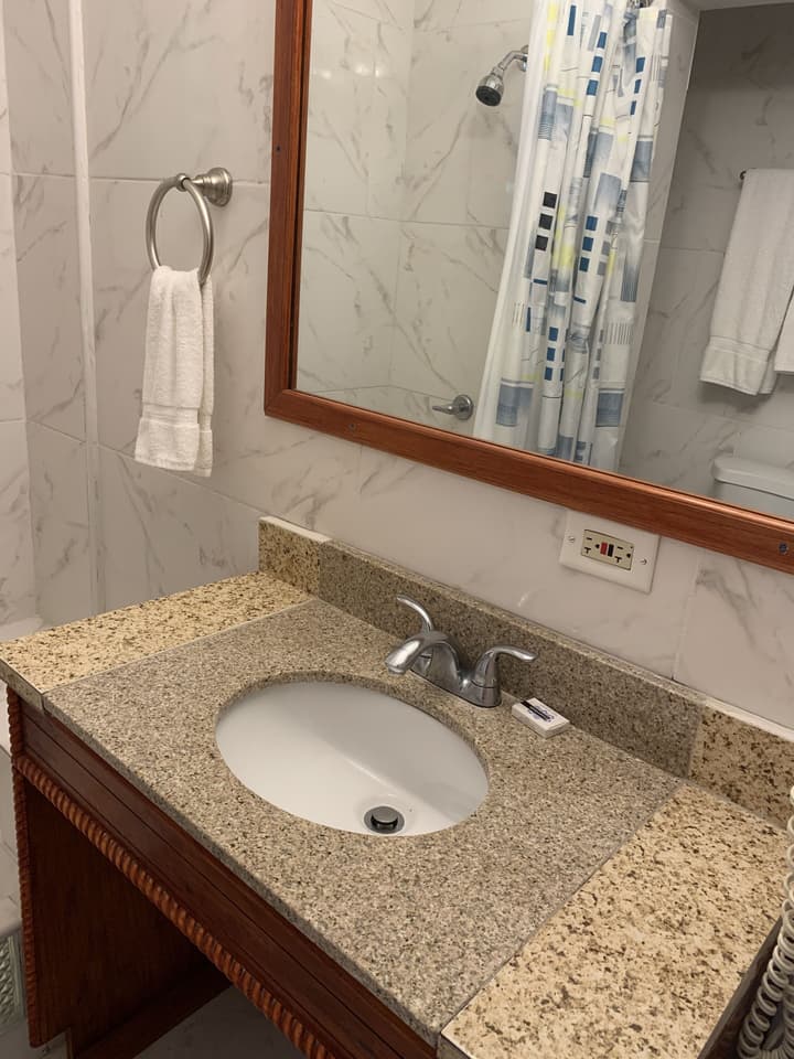 Rayon Hotel