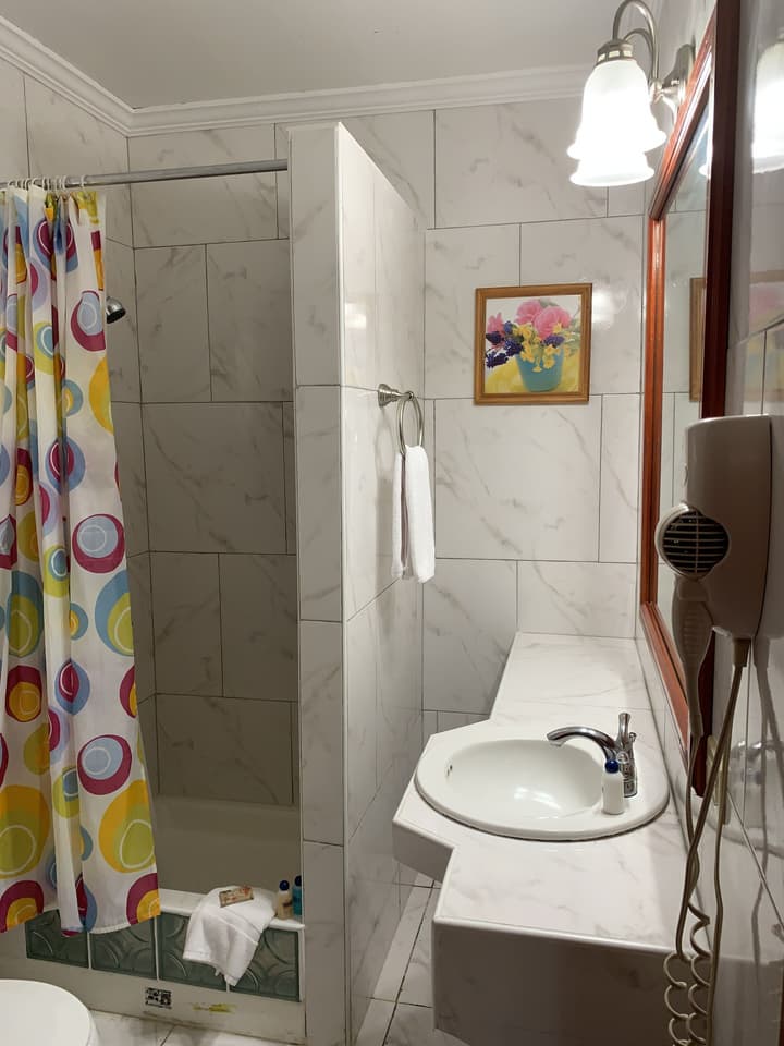 Rayon Hotel