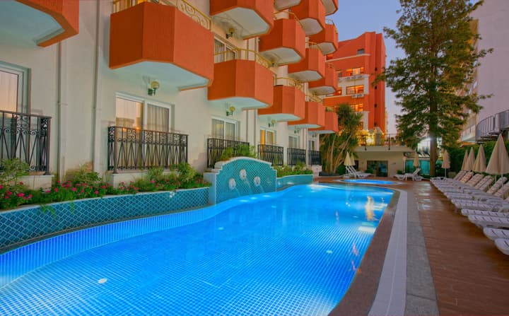 Antique Roman Palace Museum Hotel - Adults Only Ultra All Inclusive