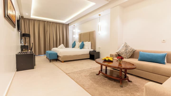 Alwalid Hotel