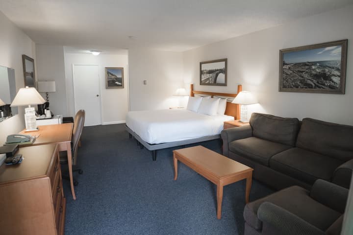 Robin Hood Inn & Suites
