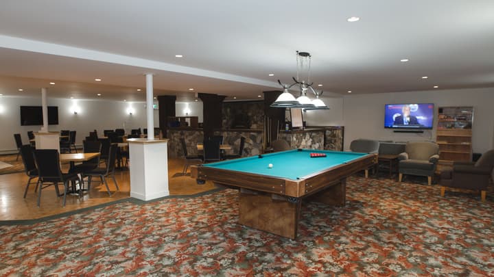 Robin Hood Inn & Suites