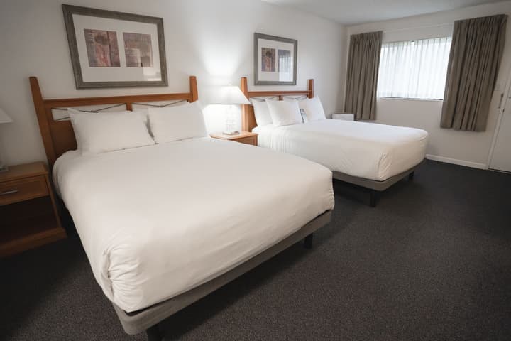 Robin Hood Inn & Suites