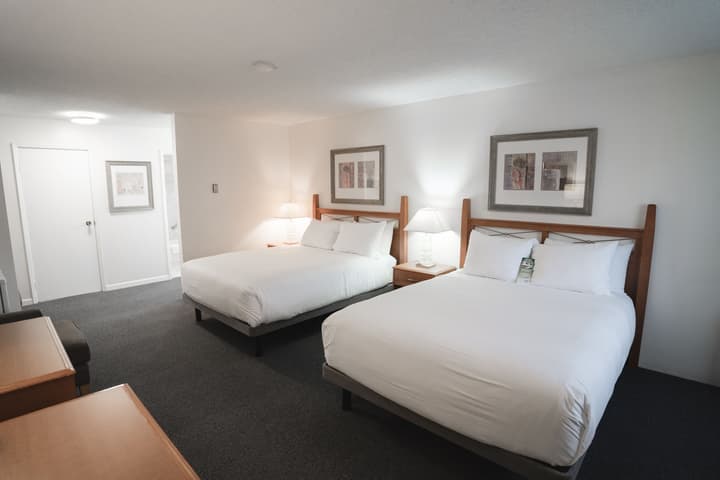 Robin Hood Inn & Suites