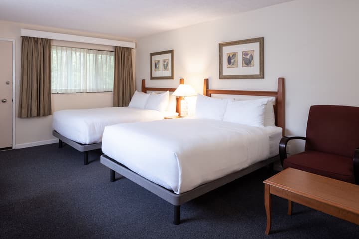 Robin Hood Inn & Suites