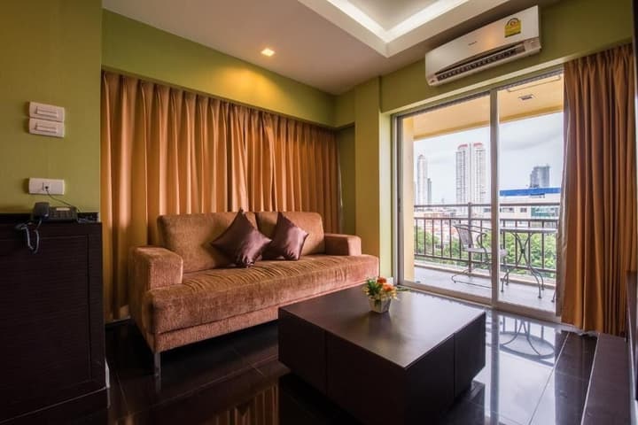 Palette Bella B All Suites Bangkok Hotel