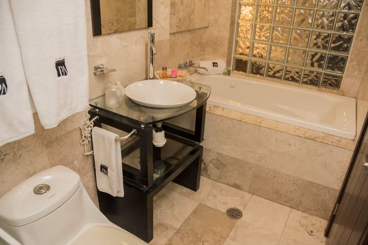 Hotel Porto Allegro - Near Malecon