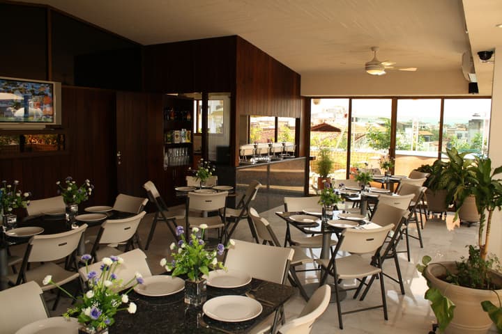 Hotel Porto Allegro - Near Malecon