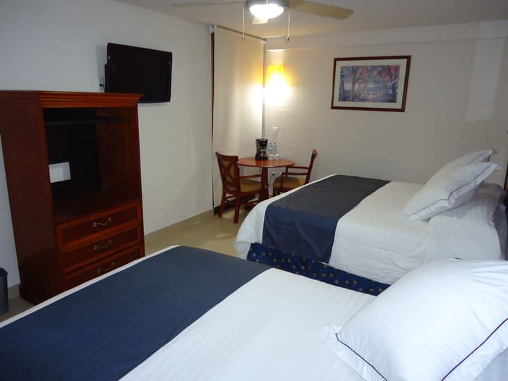 Hotel Porto Allegro - Near Malecon