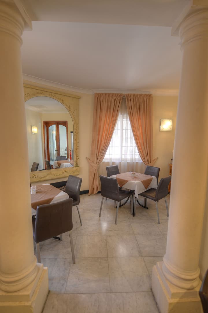 Allegro Hotel