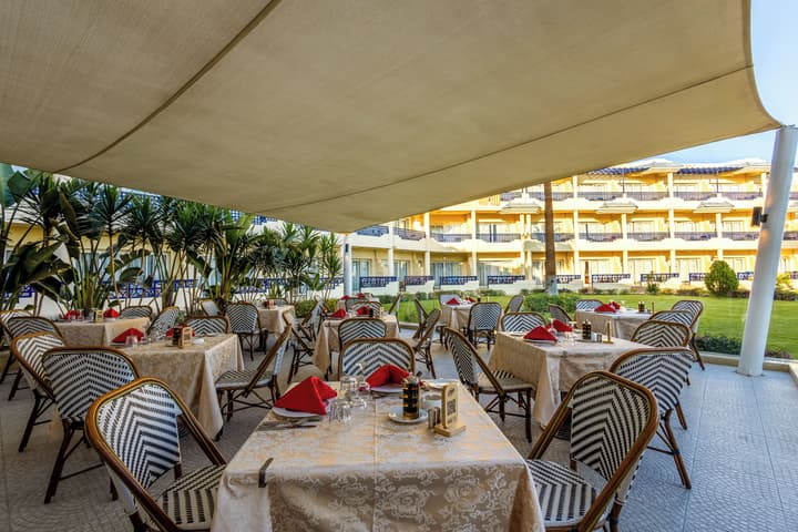 Grand Oasis Resort