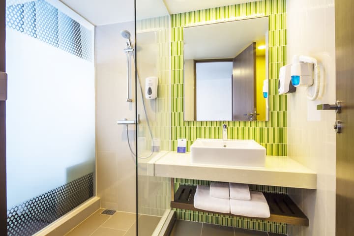 Holiday Inn Express Bangkok Sukhumvit 11 by IHG