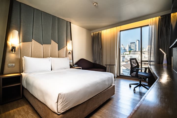 Holiday Inn Express Bangkok Sukhumvit 11 by IHG
