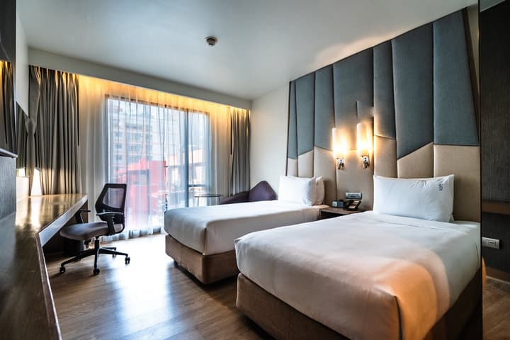 Holiday Inn Express Bangkok Sukhumvit 11 by IHG