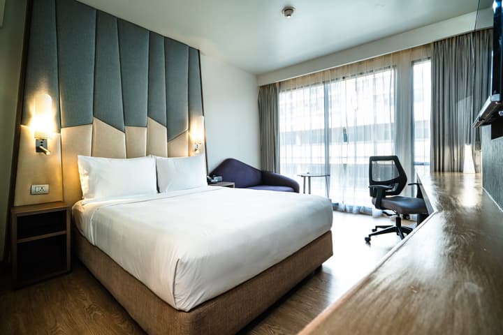 Holiday Inn Express Bangkok Sukhumvit 11 by IHG