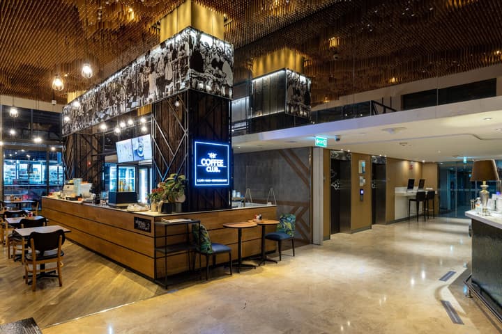 Holiday Inn Express Bangkok Sukhumvit 11 by IHG