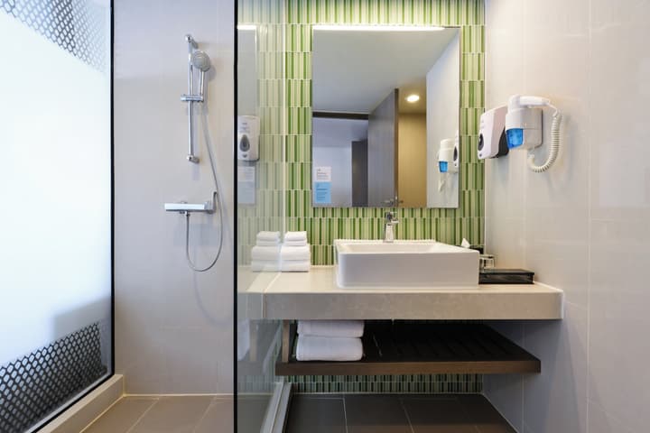 Holiday Inn Express Bangkok Sukhumvit 11 by IHG