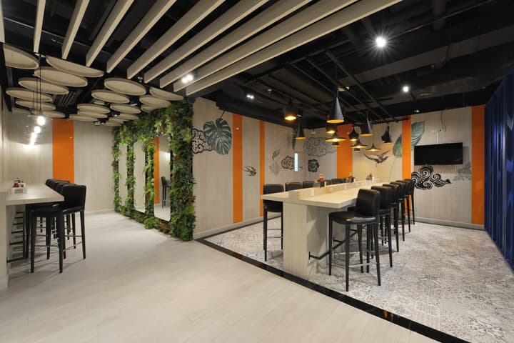 Holiday Inn Express Bangkok Sukhumvit 11 by IHG
