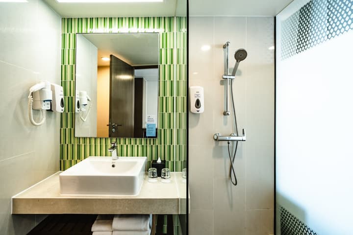 Holiday Inn Express Bangkok Sukhumvit 11 by IHG