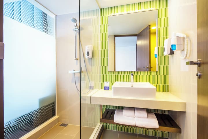 Holiday Inn Express Bangkok Sukhumvit 11 by IHG