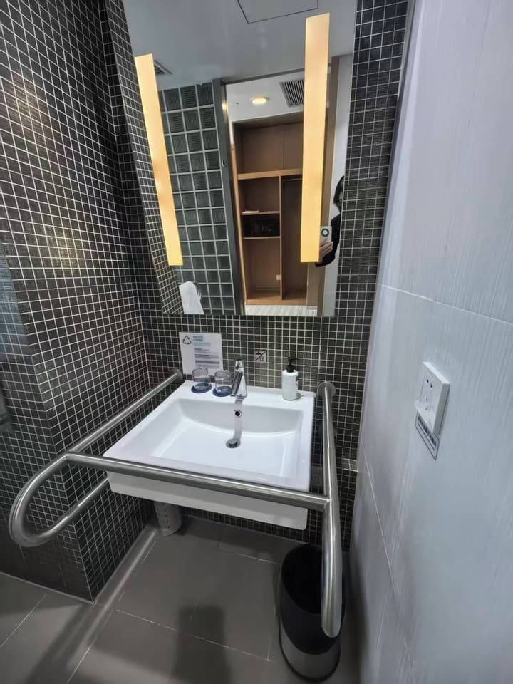 Holiday Inn Express Shanghai Gongkang by IHG