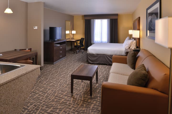 Holiday Inn Express & Suites Page - Lake Powell Area by IHG