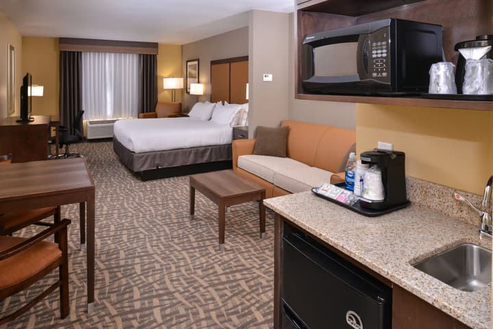 Holiday Inn Express & Suites Page - Lake Powell Area by IHG