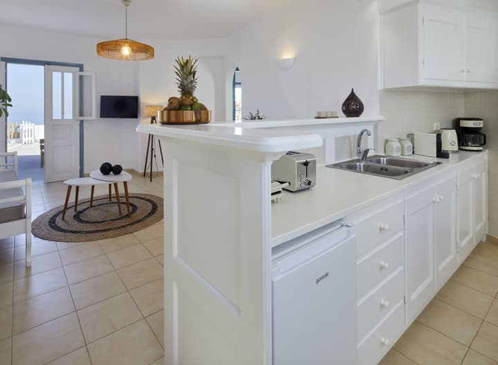 Athiri Santorini Hotel