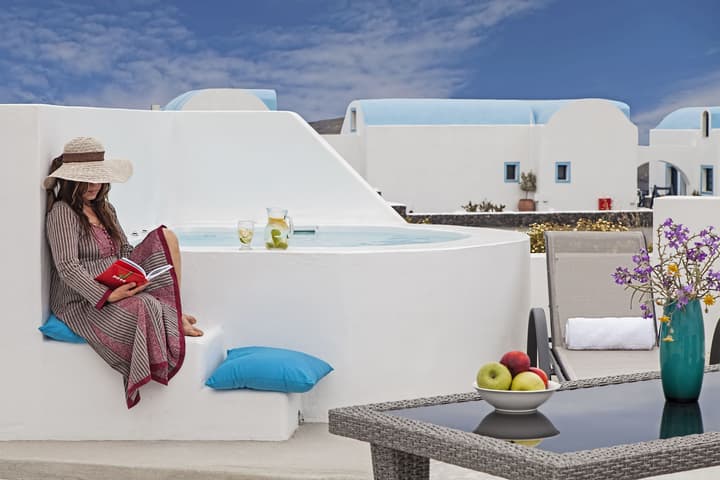 Athiri Santorini Hotel