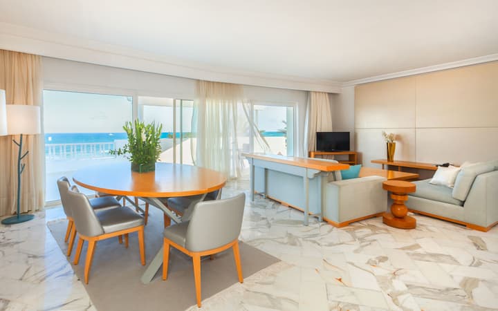 OCEANA HOTEL & SPA