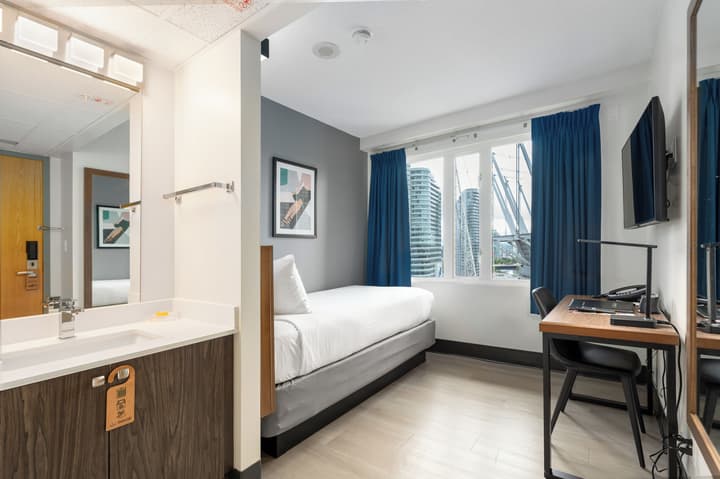 Hotel Willo (formerly YWCA Hotel Vancouver)